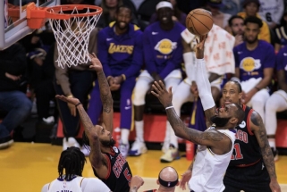 "Bulls" sugadino Jameso sugrįžimą į aikštę – įveikė "Lakers" Los Andžele (rezultatai)