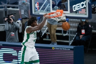 "Celtics" pasirašys naują ilgalaikį kontraktą su didžiulę pažangą padariusiu centru