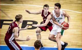 Lietuviai Europos čempionatą baigė sutriuškinadami latvius