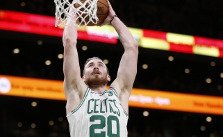 Naują lyderį radę "Celtics" pranoko Dončičiaus "Mavericks", Nowitzki šaudė pro šalį