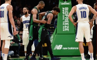 Smūgis "Celtics": prieš mūšius su "Pacers" gynybos specialistui M.Smartui plyšo raumuo