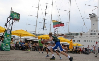 Jūros šventei - jaunųjų krepšininkų kovos, jiems - pajūrio pokštai