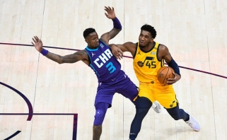 NBA lyderiai "Jazz" dominavimą pratęsė 28 tritaškiais į "Hornets" krepšį (rezultatai)