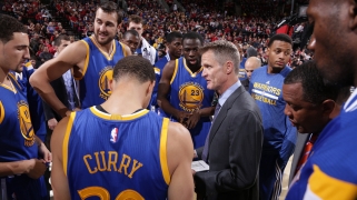 Be netikėtumų: "Warriors" strategas S.Kerras - geriausias NBA sezono treneris