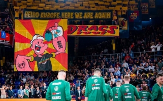 Katalonų fanai kėlė iškalbingus plakatus: "Žalgirį" lygino su špinatų skardine ir jau sveikinosi su Kaunu