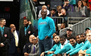 M.Jordanas patarė "Hornets" žaidėjams įspėti vienas kitą dėl daromų kladų