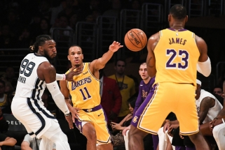 "Lakers" susigrąžino gynyba garsėjantį veteraną