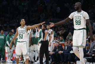 "Celtics" sirgalių pamėgtas milžinas keliasi į Klivlandą