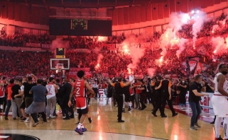 Siautėję "Olympiacos" fanai smogė patys sau: praleis lemiamas rungtynes