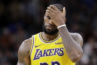 Wojnarowski: "Lakers" prieš "deadline'ą" – keblioje padėtyje, gali tik stumdyti baldus