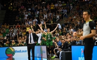 Dvejopa į Eurobasket išvykstančios rinktinės vedlio nuotaika: galbūt padaryta meškos paslauga