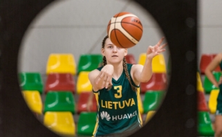 17-metės užtikrintai įveikė FIBA turnyro pirmąjį etapą ir žengė į ketvirtfinalį