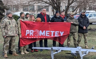 "Prometey" įteikė 350 tūkst. eurų vertės dovaną Ukrainos kariuomenei