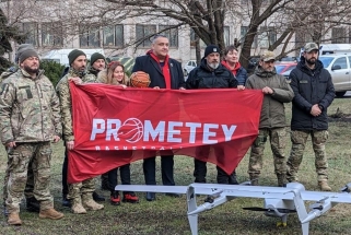 "Prometey" įteikė 350 tūkst. eurų vertės dovaną Ukrainos kariuomenei