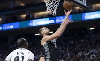 "Kings" pučia raumenis – su kone tobulai pataikančiu Saboniu pamokė "Spurs" (rezultatai)