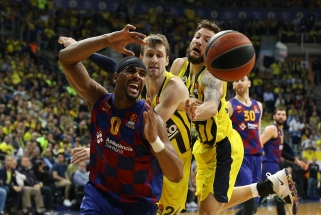 Įsibėgėjusių "Fenerbahče" krepšininkų seriją nutraukė svečiai iš Barselonos