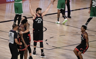 NBA: "Raptors" sukūrė nedidelį stebuklą, "Clippers" pusfinalyje startavo galingai