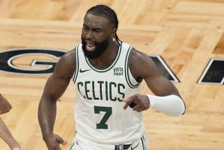 "Celtics" dramatiška pergale po pratęsimo pradėjo Rytų konferencijos finalą