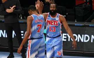 Nashas ir Durantas žavėjosi Hardeno rekordiniu debiutu "Nets" gretose