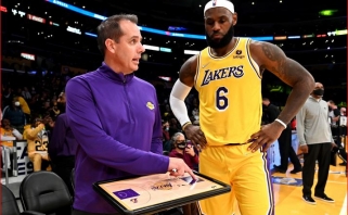 Pergalė prieš "Jazz" išgelbėjo "Lakers" trenerio kėdę