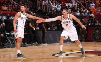 NBA atkrintamosiose varžybose "Bucks" peržengė "Heat" barjerą