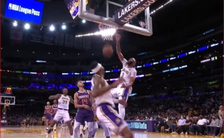 "Lakers" žvaigždės Daviso dėjimas – įspūdingiausias NBA momentas (rezultatai)