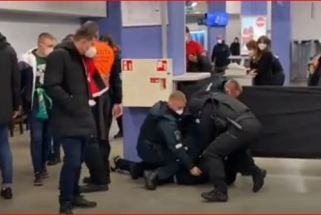 Emocingose rungtynėse Vilniuje policijai jėga teko tramdyti tik vieną "Žalgirio" gerbėją