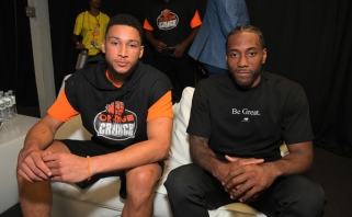 B.Simmonsas ir K.Leonardas - NBA savaitės MVP
