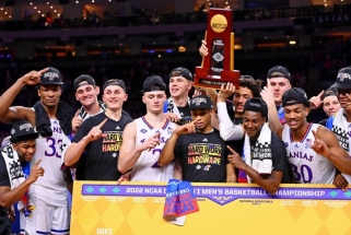 NCAA čempionais tapo rekordinį deficitą finale panaikinę Kanzaso krepšininkai