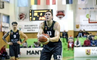 NKL MVP - naudingiausiu lygos krepšininku tapęs bei rekordą užfiksavęs L.Mikalauskas