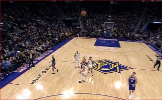 Cousinso perdavimas Gianniui bei Curry šūvis aidint sirenai – gražiausi NBA momentai